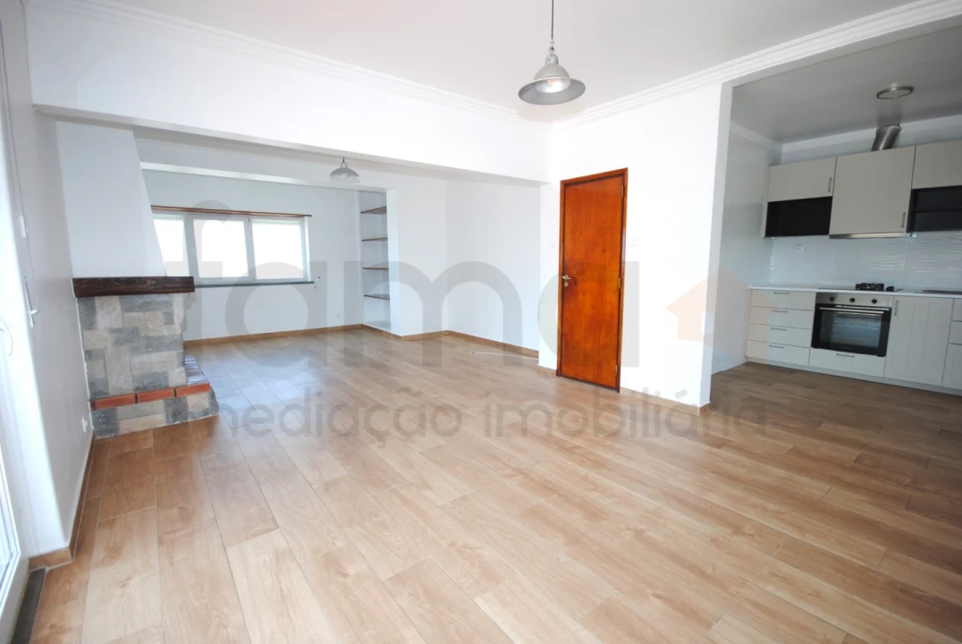 Moradia T3 para Arrendamento em São Domingos de Rana Foto 6