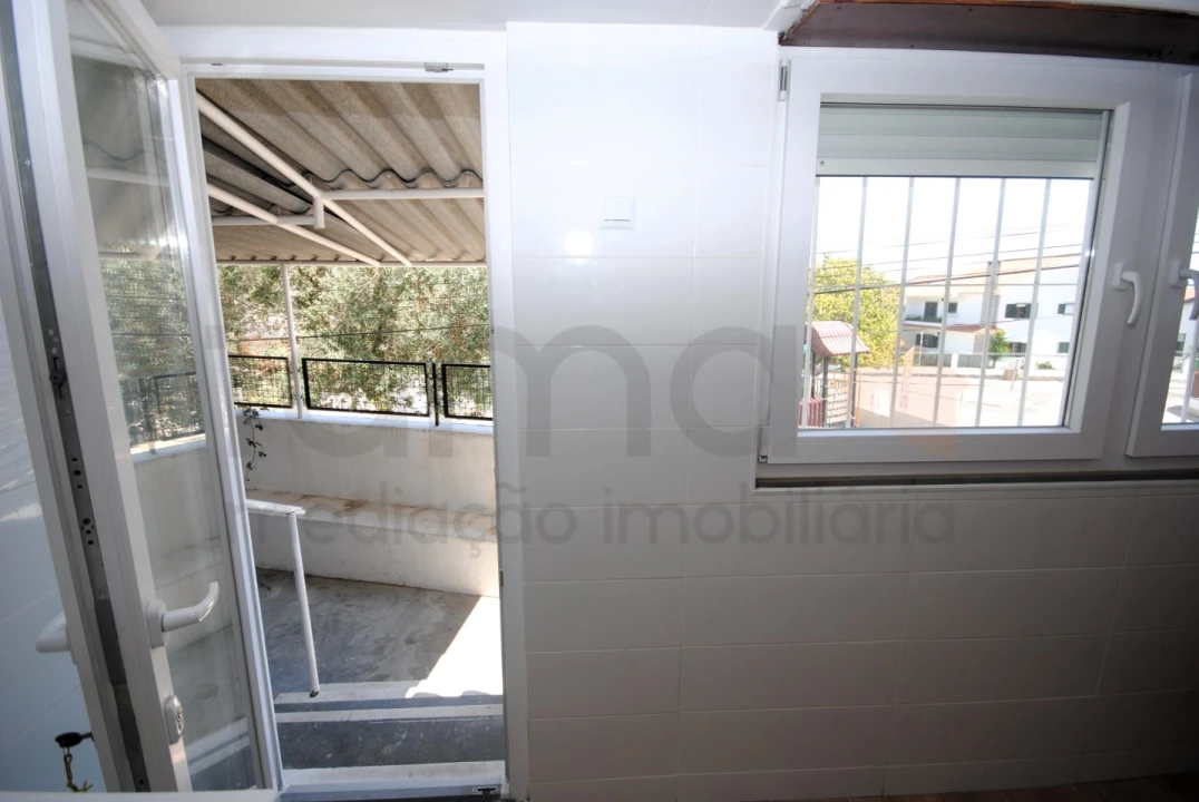 Moradia T3 para Arrendamento em São Domingos de Rana Foto 12