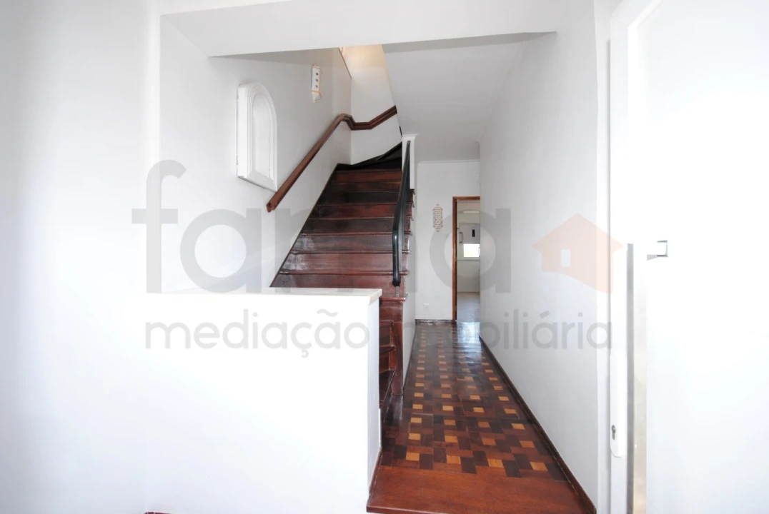 Moradia T3 para Arrendamento em São Domingos de Rana Foto 16