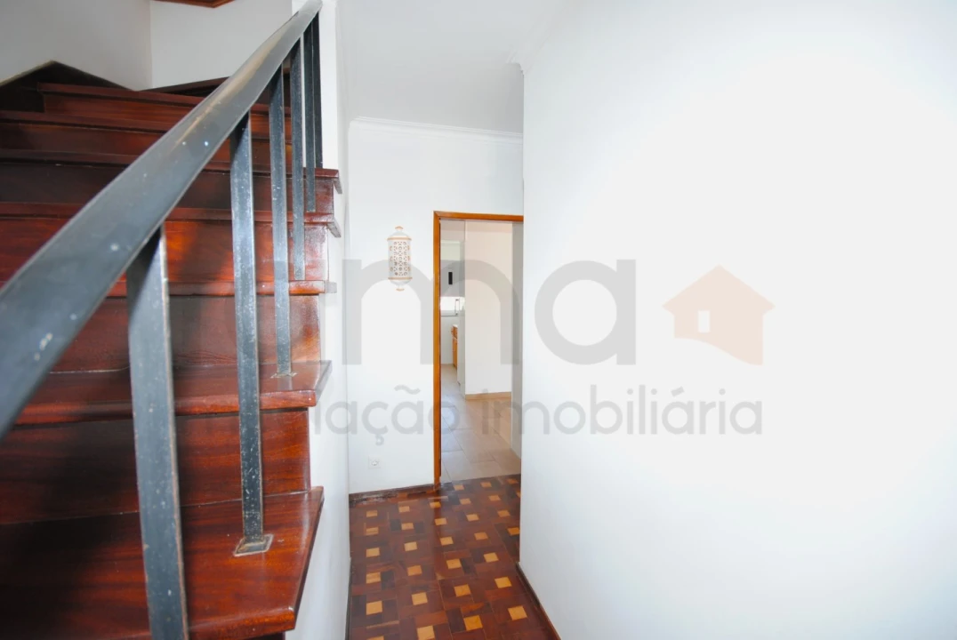 Moradia T3 para Arrendamento em São Domingos de Rana Foto 17