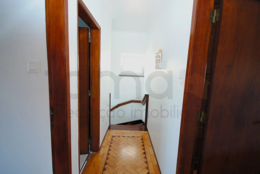 Moradia T3 para Arrendamento em São Domingos de Rana Foto 19