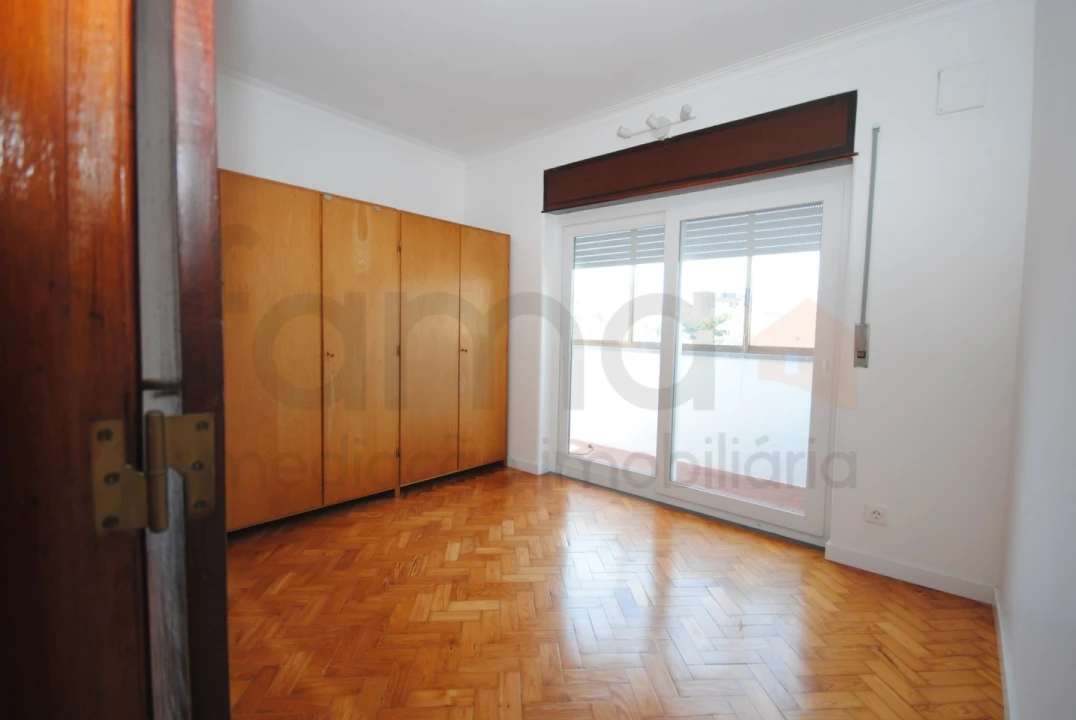 Moradia T3 para Arrendamento em São Domingos de Rana Foto 20