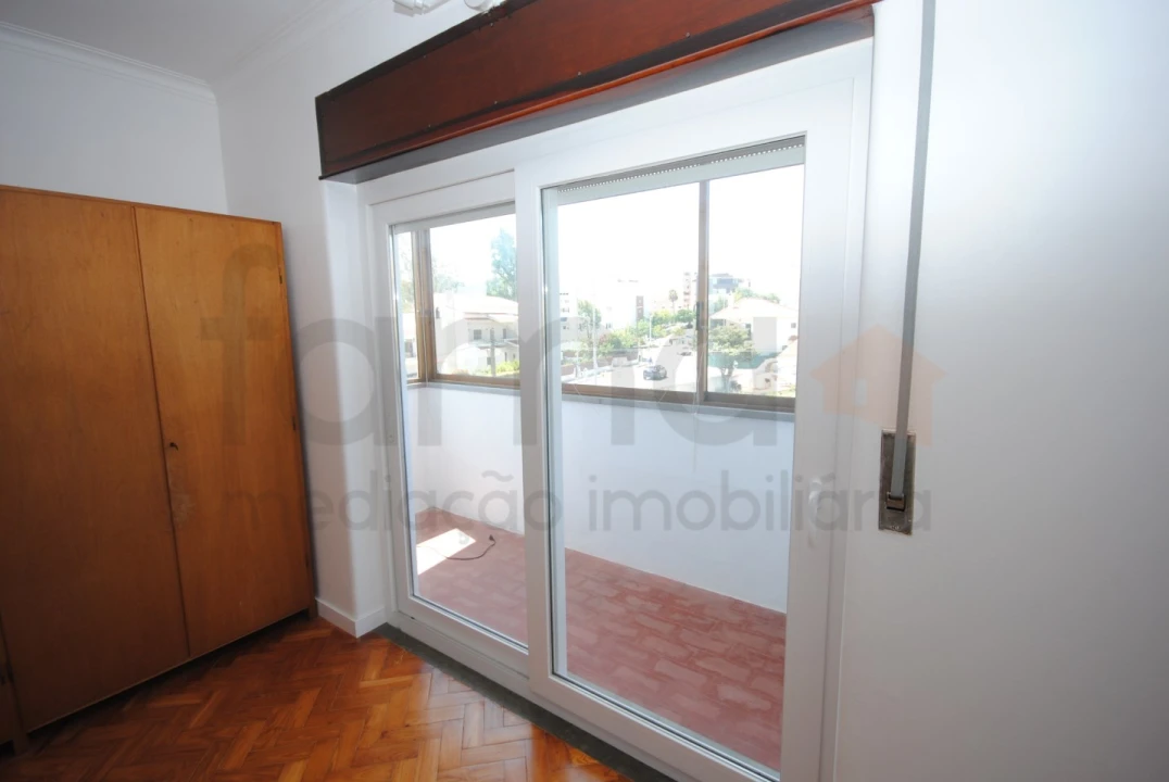 Moradia T3 para Arrendamento em São Domingos de Rana Foto 21