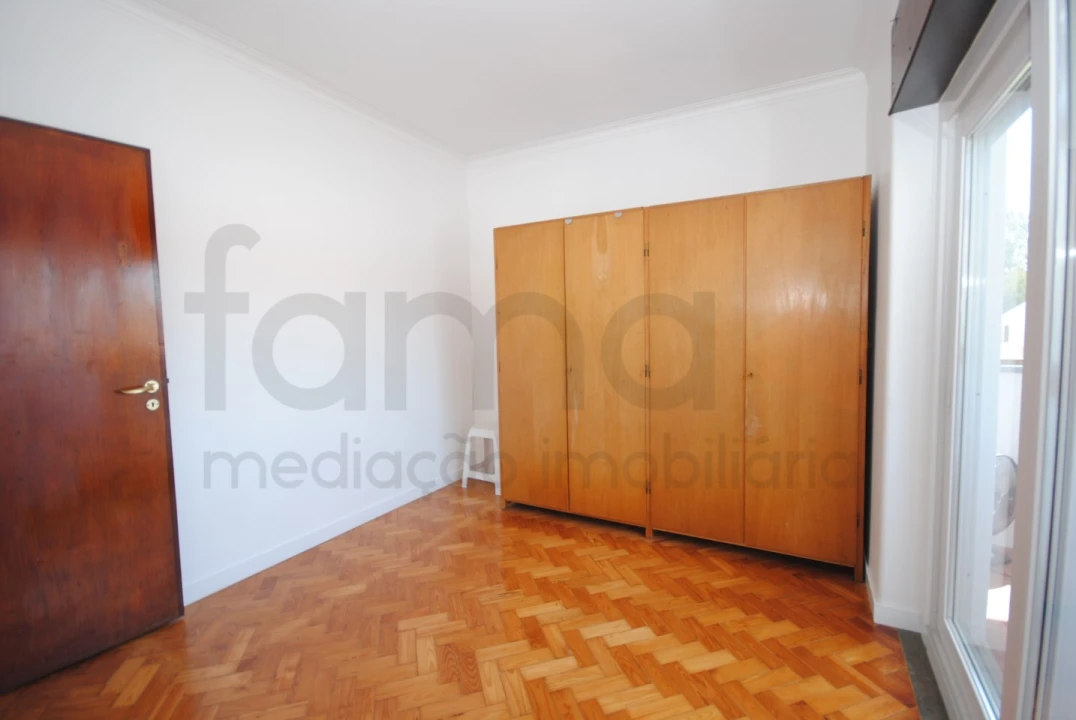 Moradia T3 para Arrendamento em São Domingos de Rana Foto 22