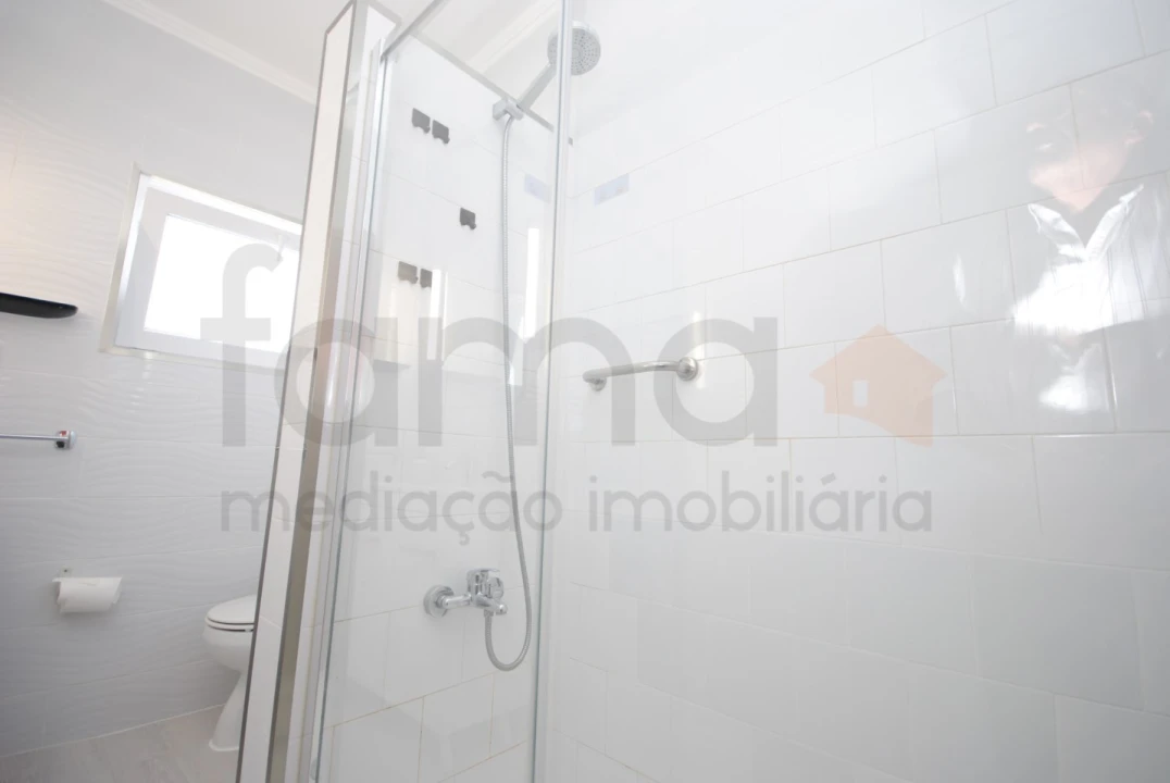 Moradia T3 para Arrendamento em São Domingos de Rana Foto 30