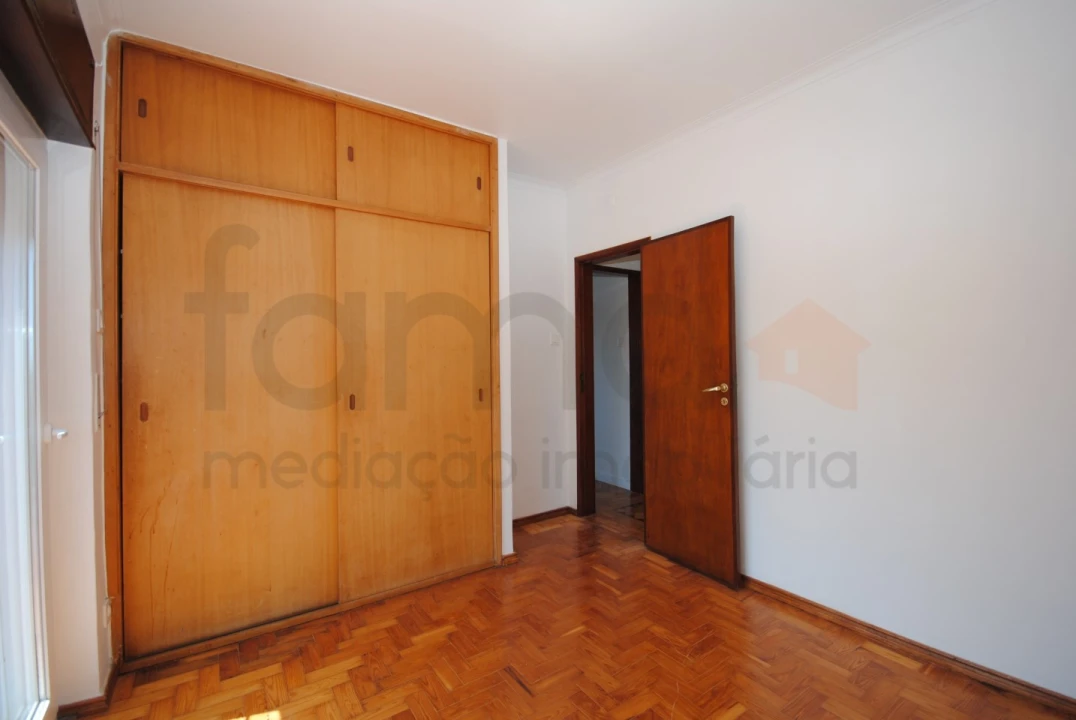 Moradia T3 para Arrendamento em São Domingos de Rana Foto 33