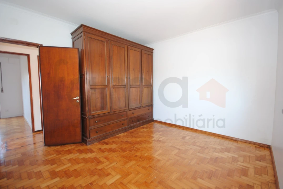 Moradia T3 para Arrendamento em São Domingos de Rana Foto 35