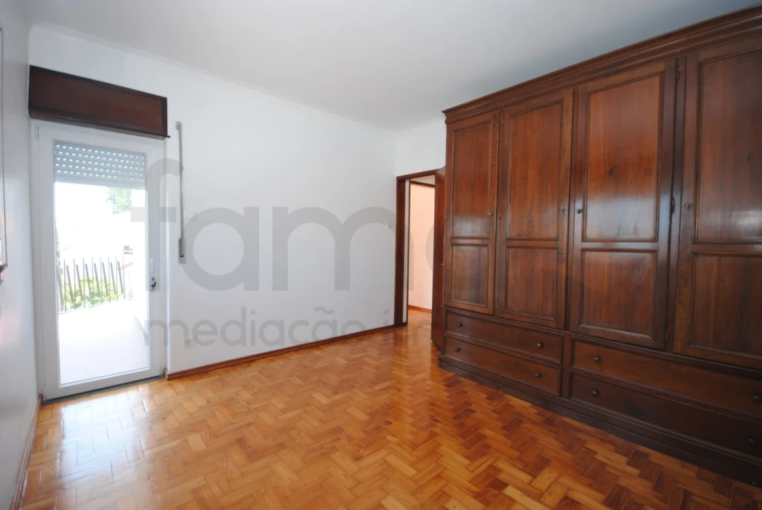 Moradia T3 para Arrendamento em São Domingos de Rana Foto 36