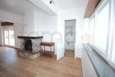 Moradia T3 para Arrendamento em São Domingos de Rana