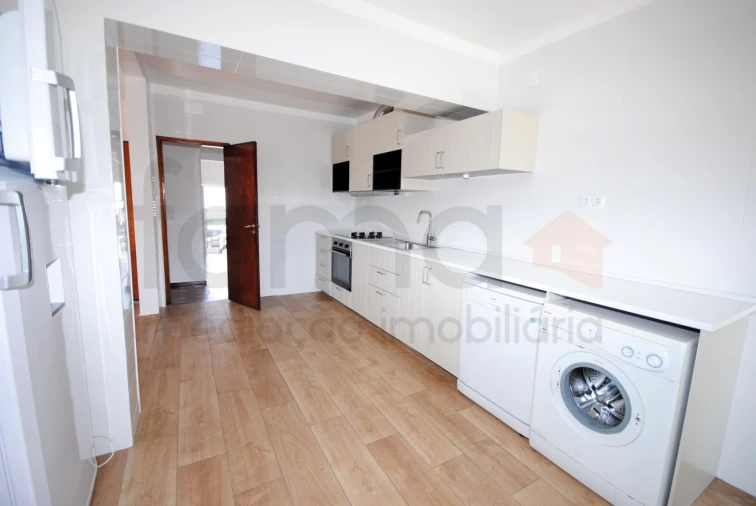 Moradia T3 para Arrendamento em São Domingos de Rana Foto 10