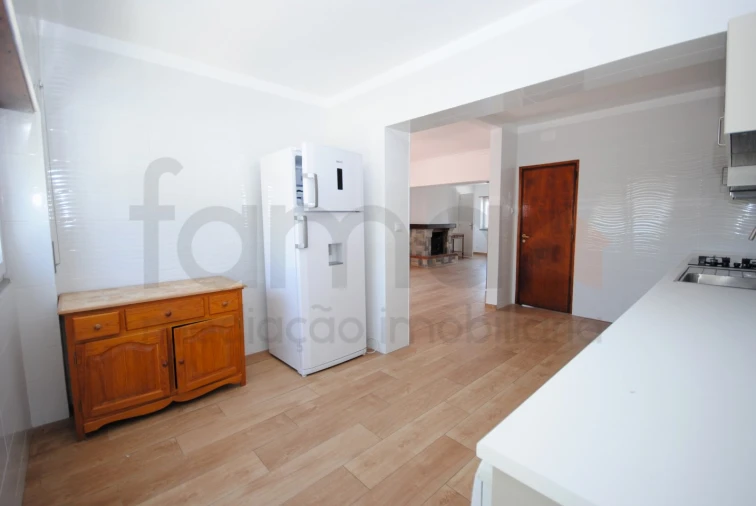 Moradia T3 para Arrendamento em São Domingos de Rana Foto 11