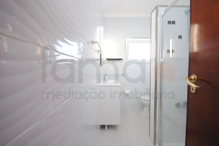 Moradia T3 para Arrendamento em São Domingos de Rana Foto 28