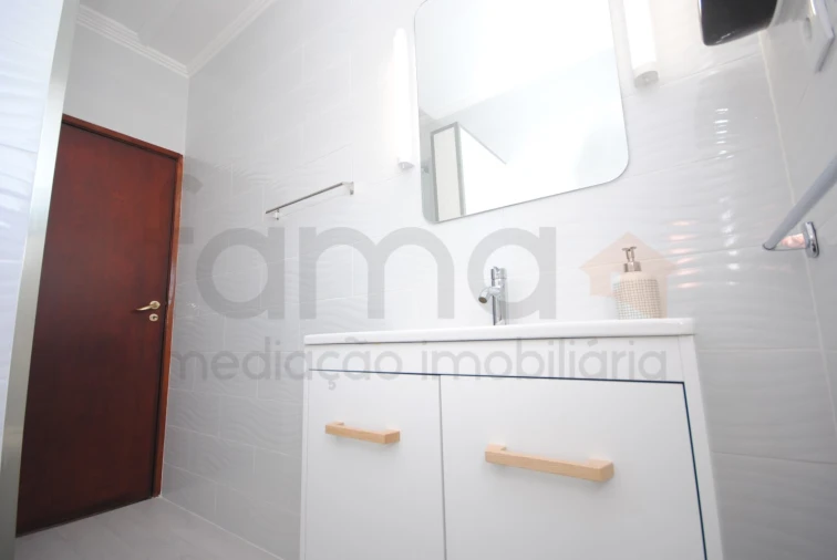 Moradia T3 para Arrendamento em São Domingos de Rana Foto 31