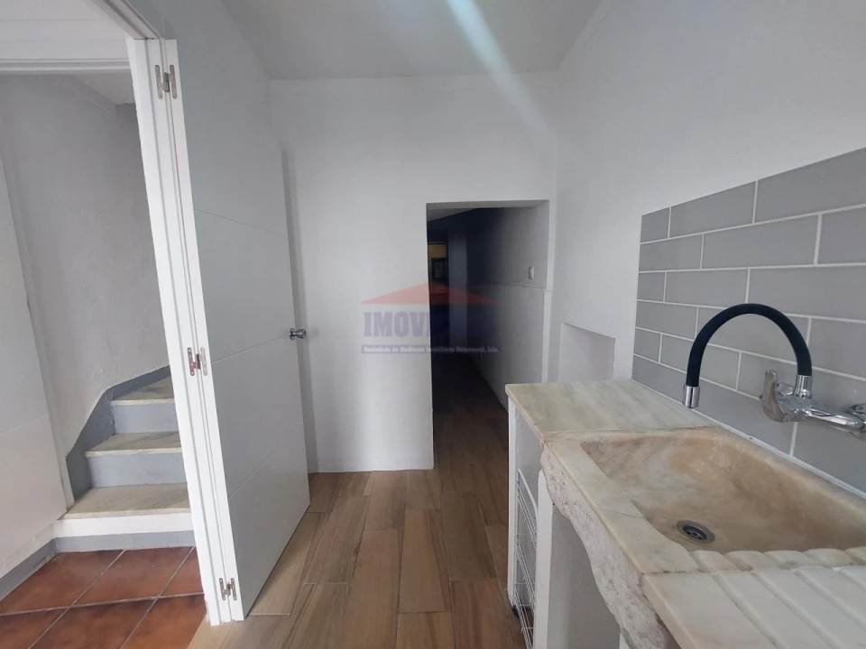 Moradia T2 para Venda em Nossa Senhora da Conceição e São Bartolomeu Foto 4