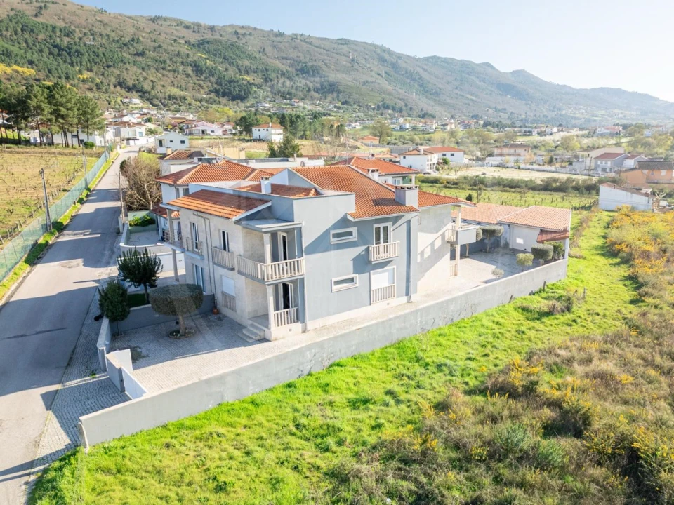 Moradia T3 para Venda em Vilar de Nantes Foto 1