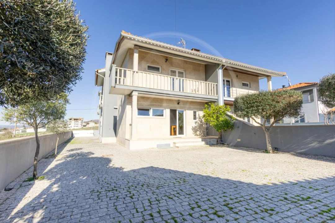 Moradia T3 para Venda em Vilar de Nantes Foto 2