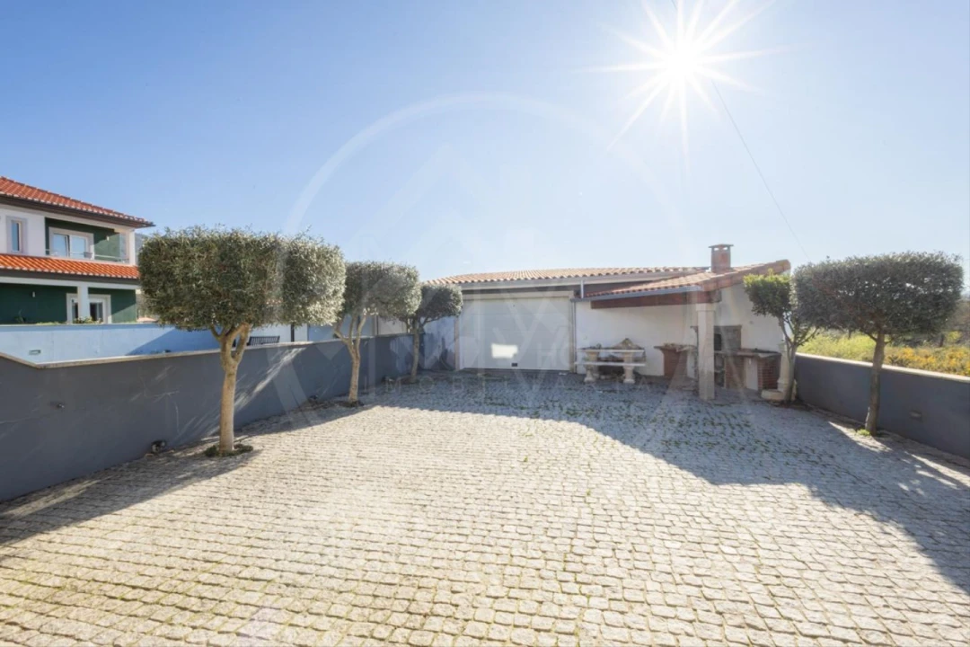 Moradia T3 para Venda em Vilar de Nantes Foto 4