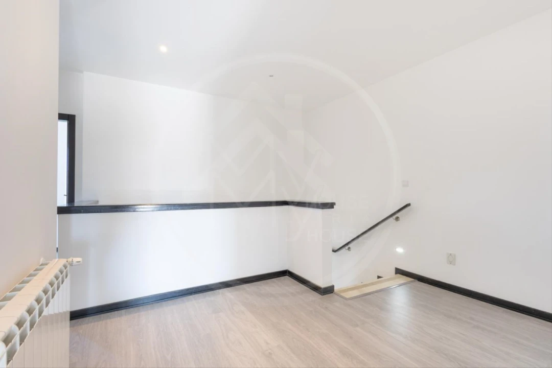 Moradia T3 para Venda em Vilar de Nantes Foto 9