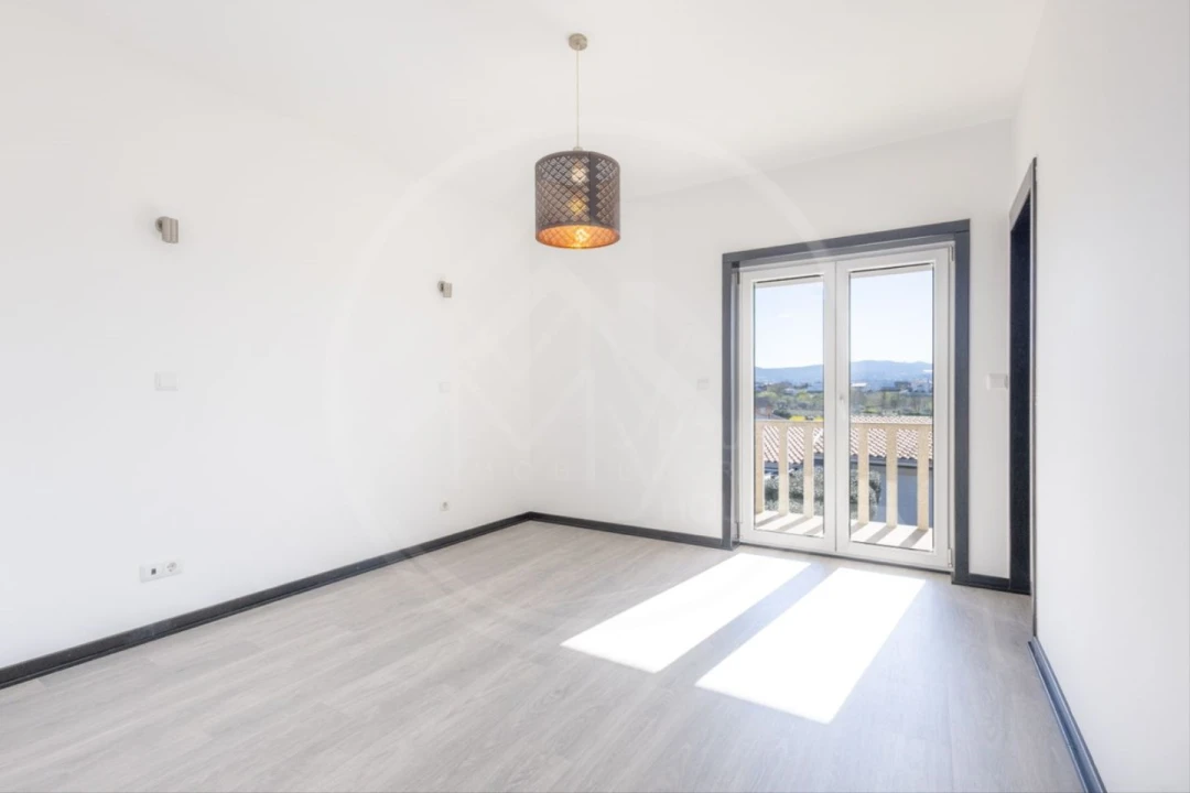 Moradia T3 para Venda em Vilar de Nantes Foto 16