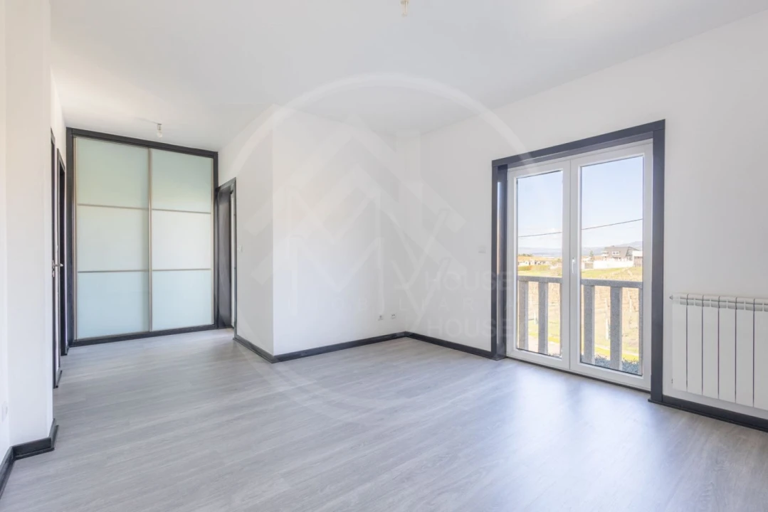 Moradia T3 para Venda em Vilar de Nantes Foto 20