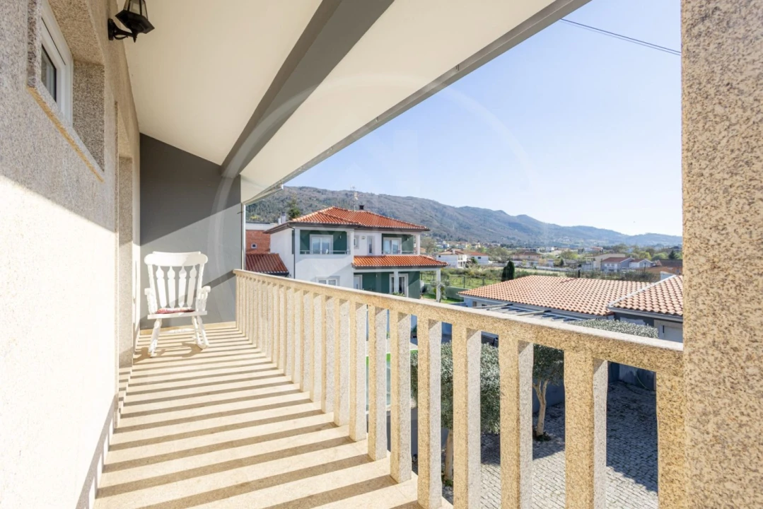 Moradia T3 para Venda em Vilar de Nantes Foto 23