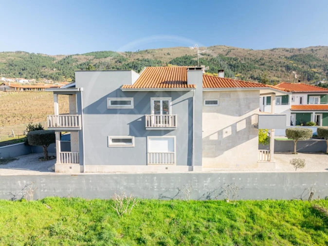 Moradia T3 para Venda em Vilar de Nantes Foto 3