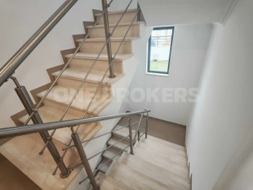 Moradia T5 para Venda em Almada, Cova da Piedade, Pragal e Cacilhas