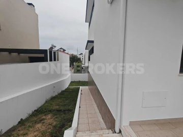 Moradia T5 para Venda em Almada, Cova da Piedade, Pragal e Cacilhas