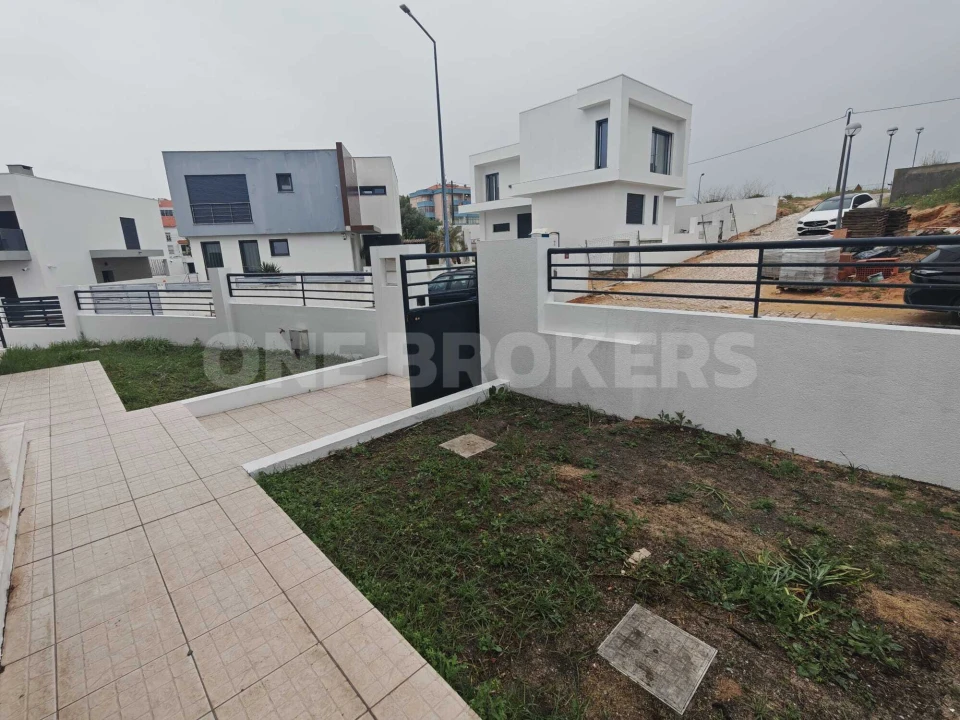 Moradia T5 para Venda em Almada, Cova da Piedade, Pragal e Cacilhas Foto 9
