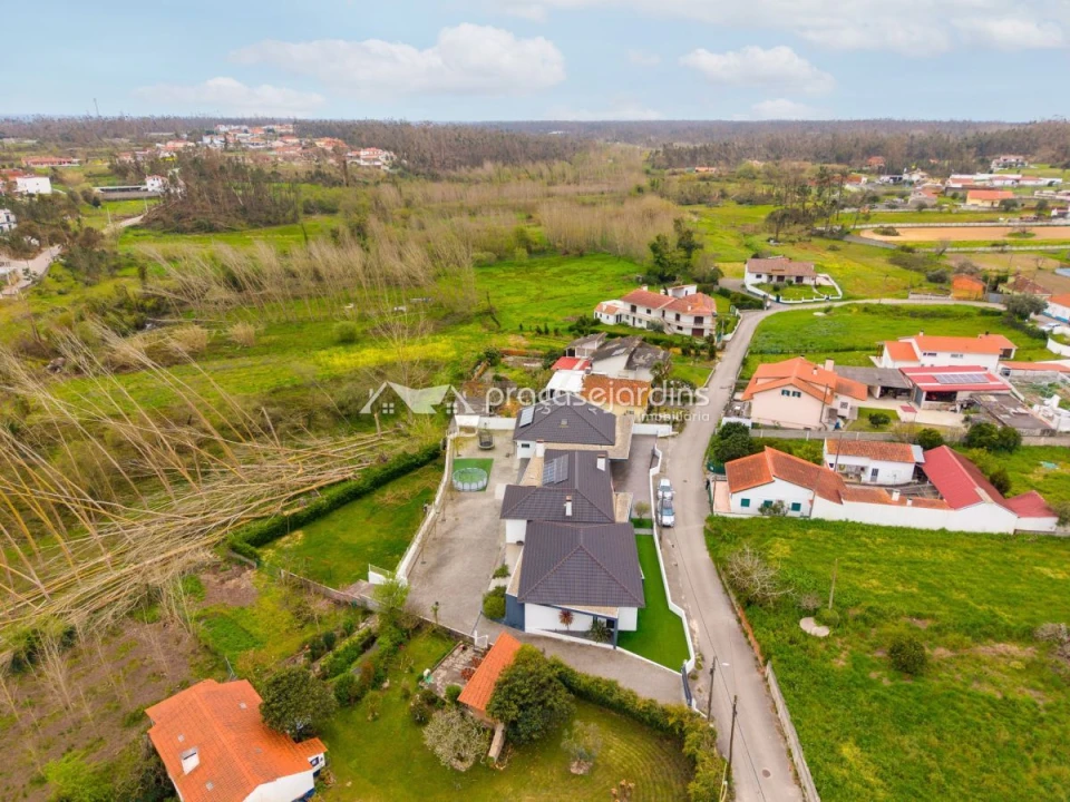 Moradia T5 para Venda em Amor Foto 3