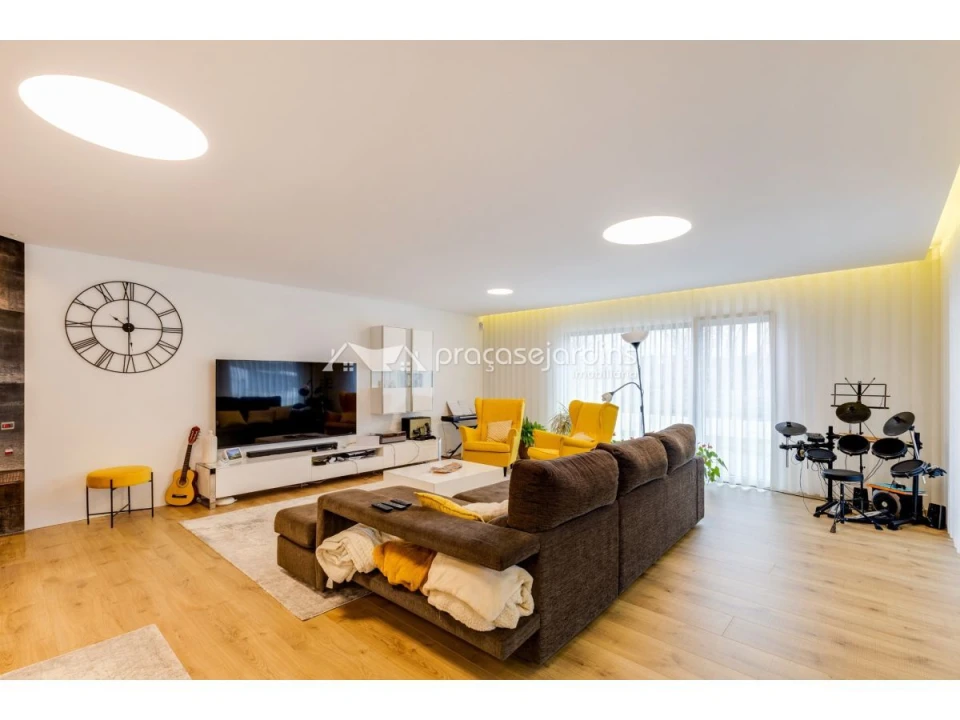 Moradia T5 para Venda em Amor Foto 8