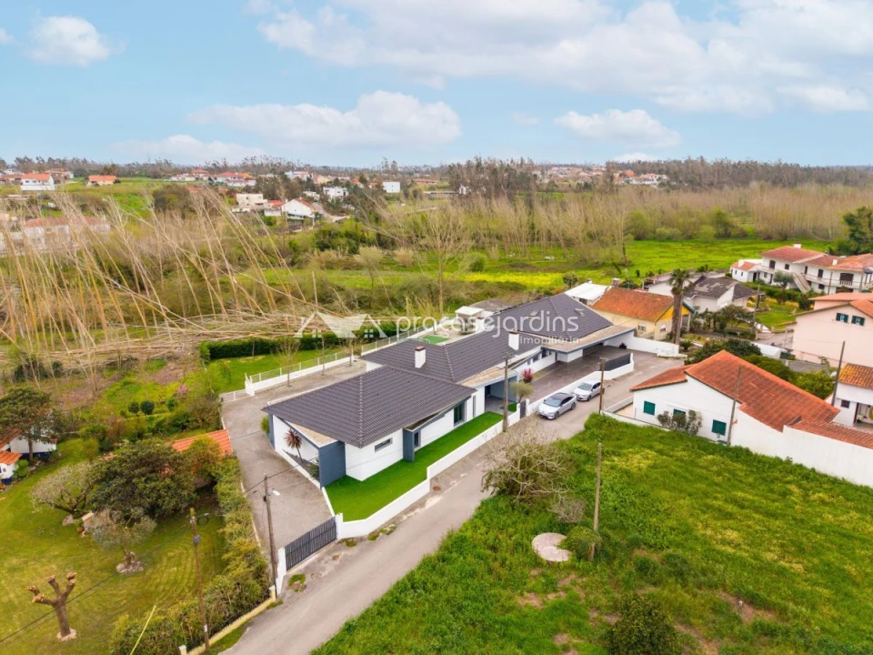 Moradia T5 para Venda em Amor Foto 1