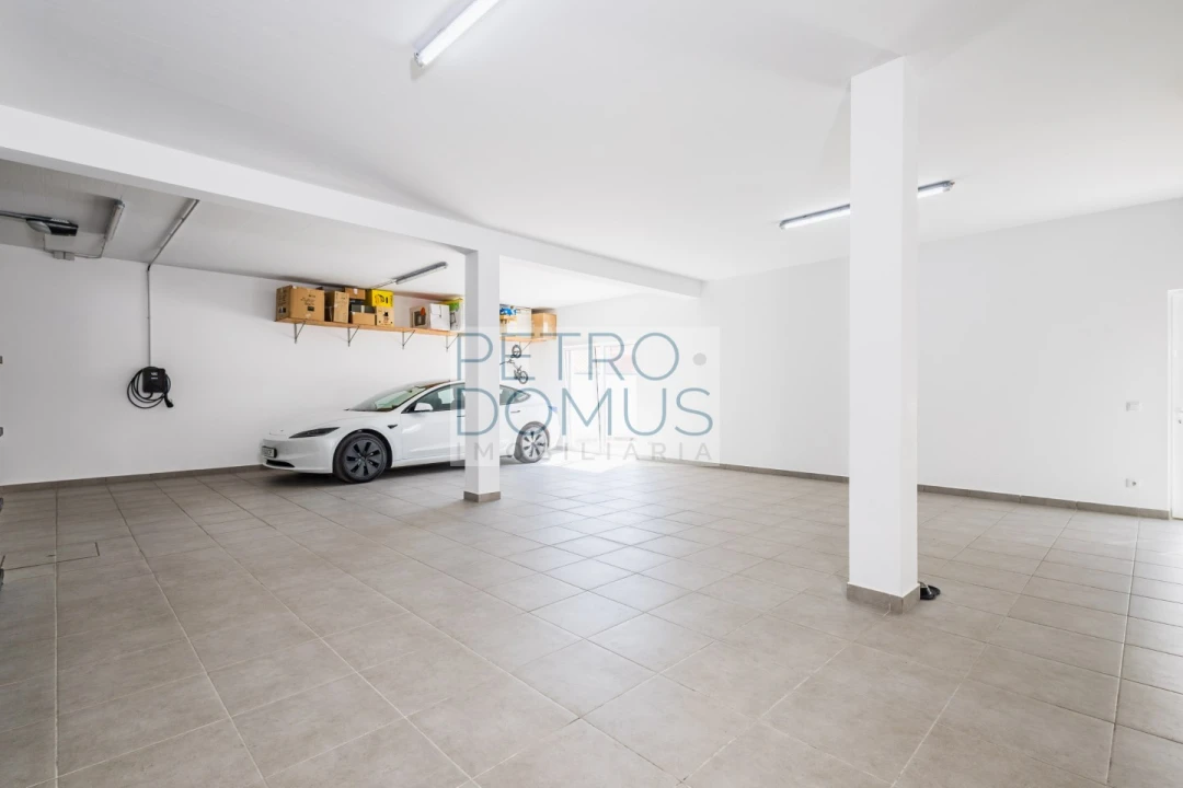 Moradia T5 para Venda em Leiria, Pousos, Barreira e Cortes Foto 47