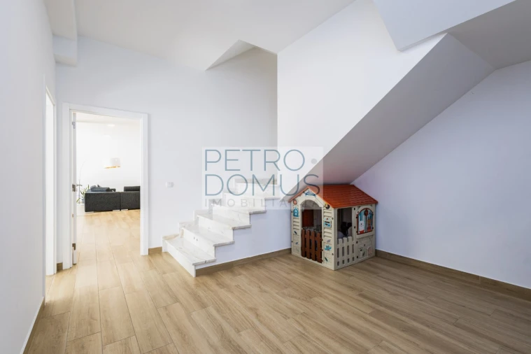 Moradia T5 para Venda em Leiria, Pousos, Barreira e Cortes Foto 40