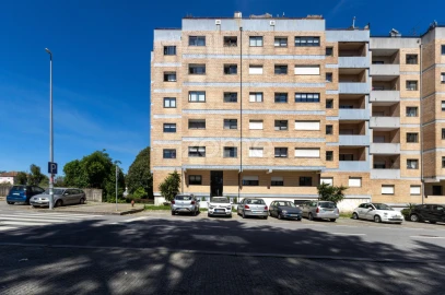 Apartamento T3 para Arrendamento em Aguas Santas