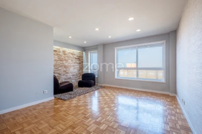 Apartamento T3 para Venda em Pedrouços