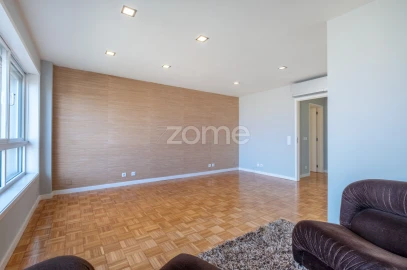 Apartamento T3 para Venda em Pedrouços