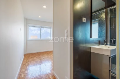 Apartamento T3 para Venda em Pedrouços