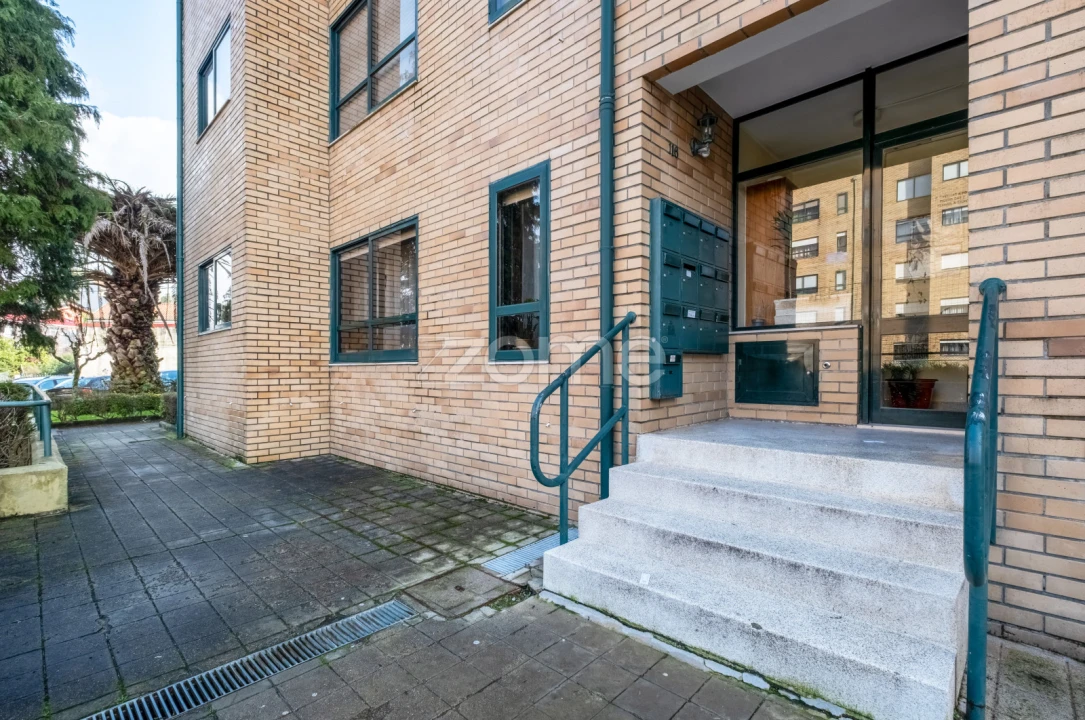 Apartamento T3 para Venda em Pedrouços Foto 4