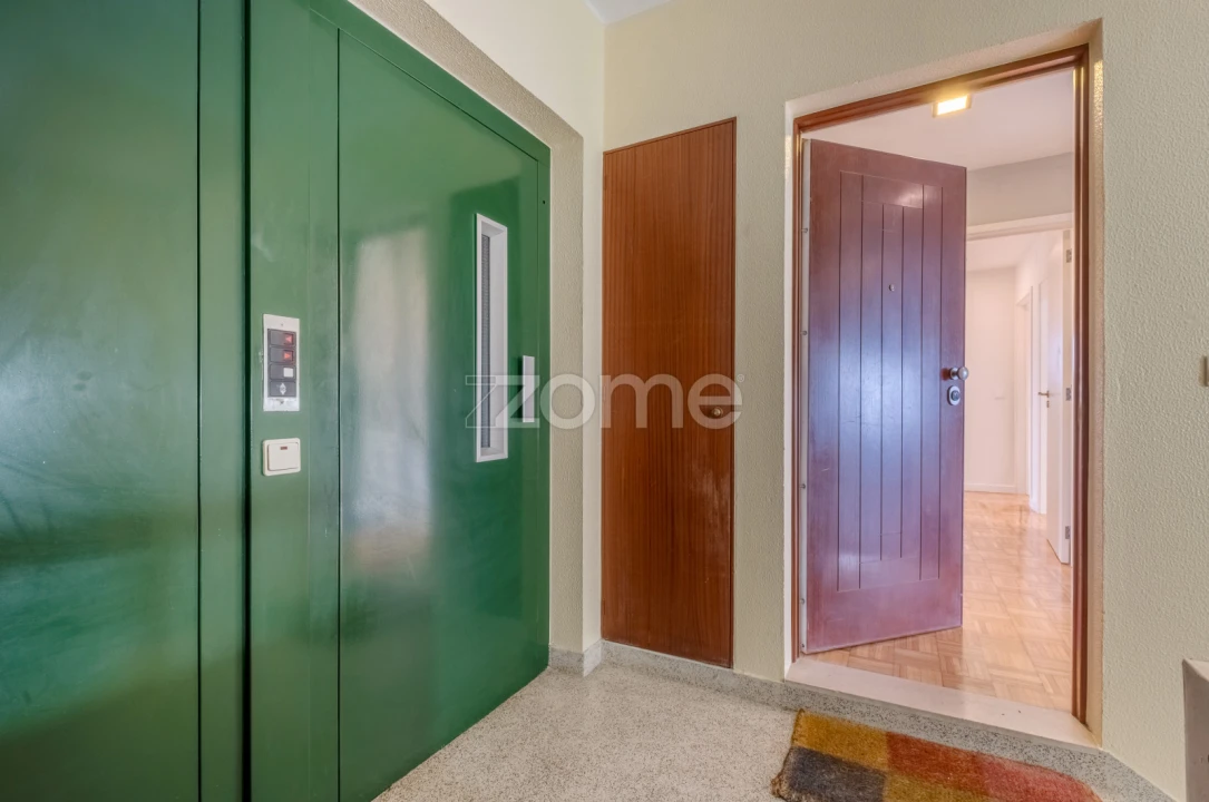 Apartamento T3 para Venda em Pedrouços Foto 5