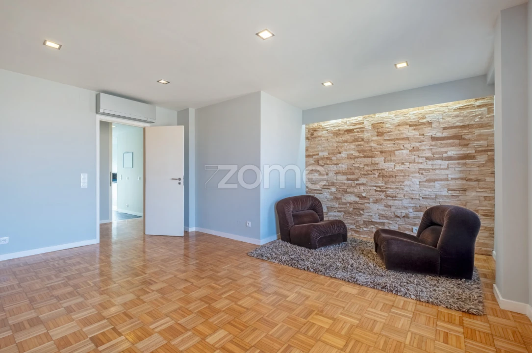 Apartamento T3 para Venda em Pedrouços Foto 7
