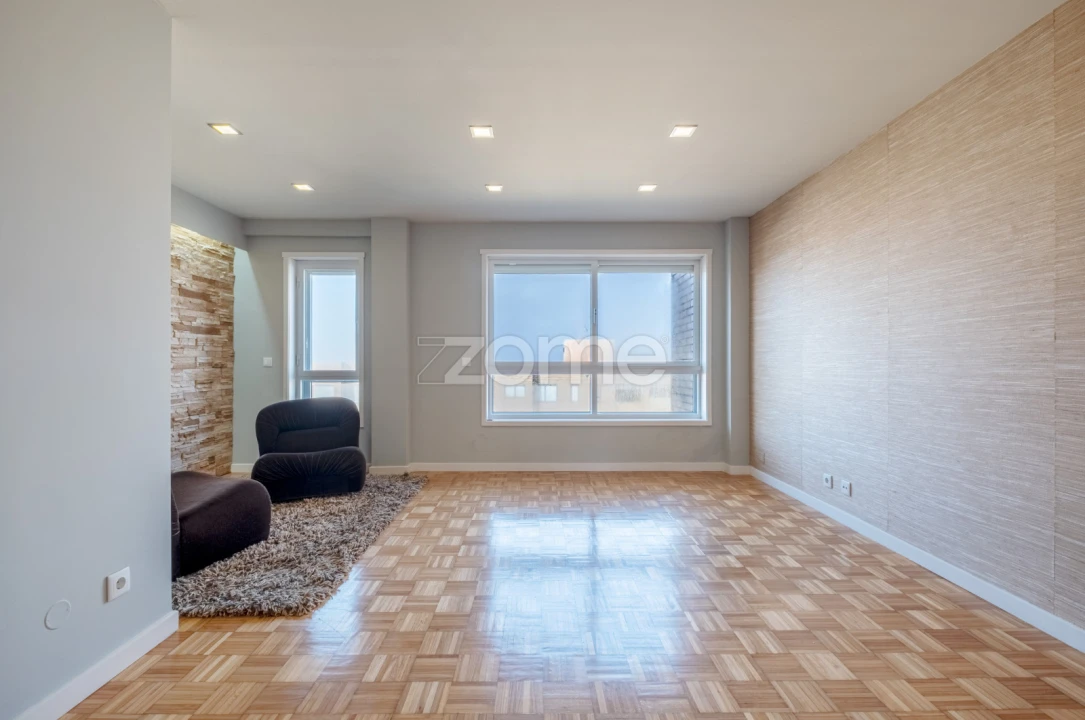 Apartamento T3 para Venda em Pedrouços Foto 11