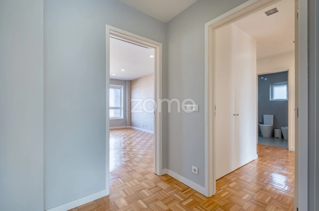 Apartamento T3 para Venda em Pedrouços Foto 18