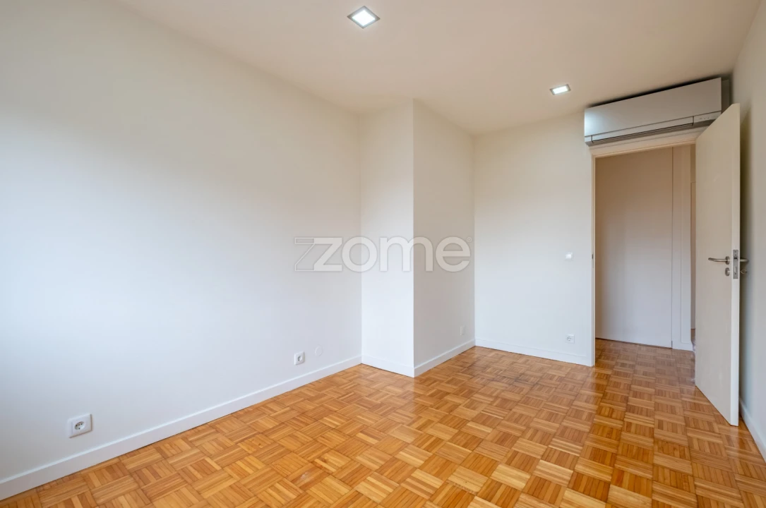 Apartamento T3 para Venda em Pedrouços Foto 22