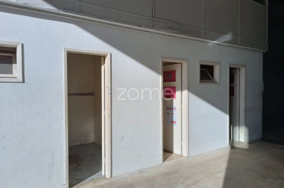 Terreno Comércio / Armazém para Arrendamento em Custóias, Leça do Balio e Guifões