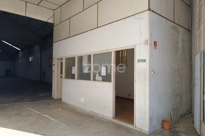 Terreno Comércio / Armazém para Arrendamento em Custóias, Leça do Balio e Guifões