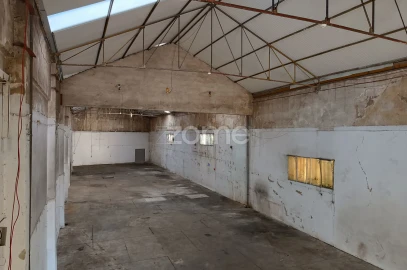 Terreno Comércio / Armazém para Arrendamento em Custóias, Leça do Balio e Guifões