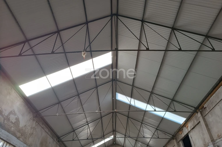 Terreno Comércio / Armazém para Arrendamento em Custóias, Leça do Balio e Guifões