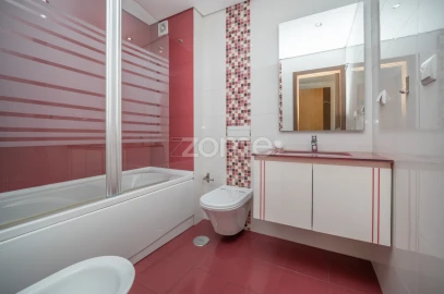 Apartamento T3 para Venda em Póvoa de Santo Adrião e Olival Basto