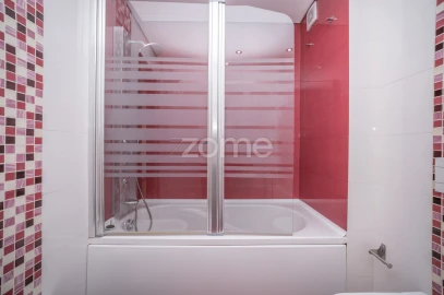 Apartamento T3 para Venda em Póvoa de Santo Adrião e Olival Basto